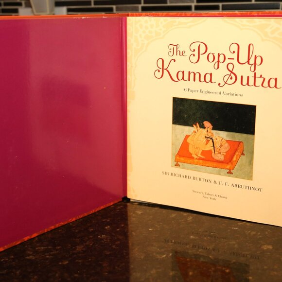 Pop-Up Kama Sutra : Six Paper-Engineered Variations by Richard Burton and F. F. - Picture 3 of 4